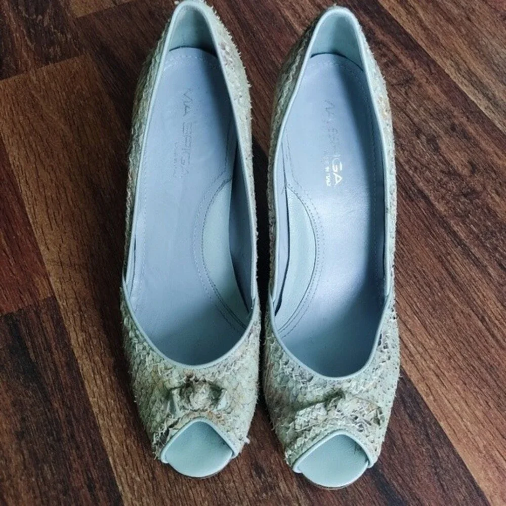 Via Spiga Italy genuine leather snakeskin textured floral pumps 10M